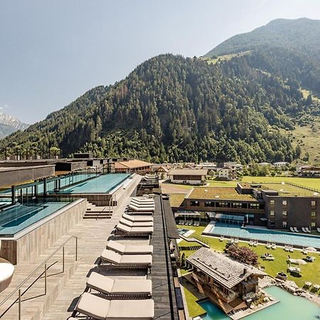 Alpine Luxury Spa Resort Schwarzenstein ลูตาโก ภายนอก รูปภาพ