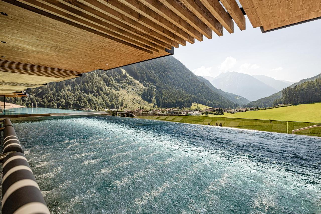 Alpine Luxury Spa Resort Schwarzenstein ลูตาโก ภายนอก รูปภาพ