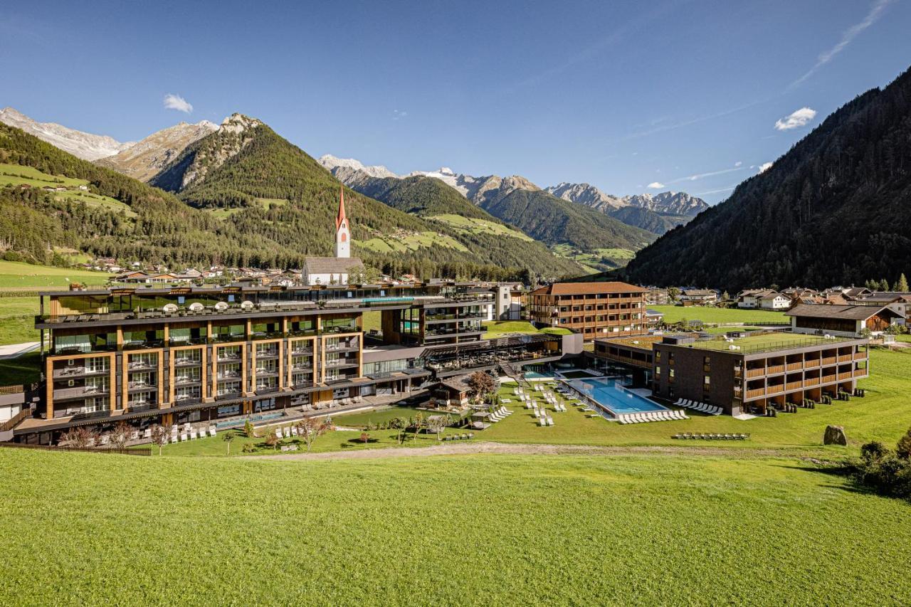Alpine Luxury Spa Resort Schwarzenstein ลูตาโก ภายนอก รูปภาพ